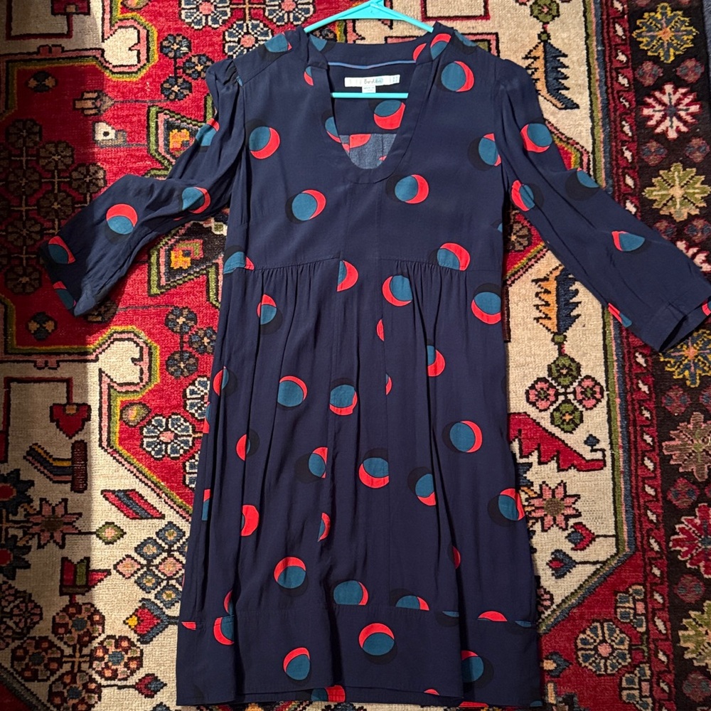 EUC Boden Stylish Navy Dress with Red and Blue Accents Sz 2R